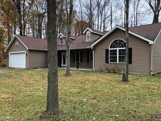 517 Rome Rock Creek Rd, Roaming Shores, OH 44084