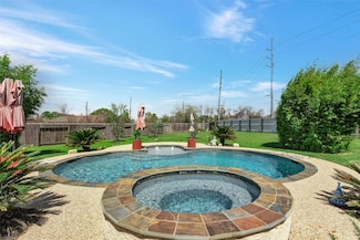 6750 Emerald Shire Ln, Houston, TX 77041