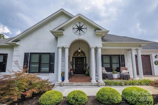 6294 Hayden Dr, Hickory, NC 28601