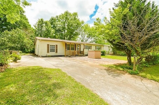 1303 Cochise Cir, Austell, GA 30168