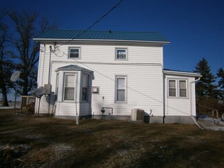 8987 Riverside Rd, Darlington, WI 53530