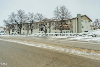 1112 Portland Dr Unit 101, Bismarck, ND 58504