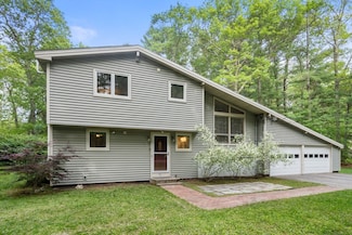39 Moose Hill St, Sharon, MA 02067