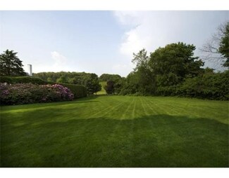 35 Pickwick Rd, West Newton, MA 02465