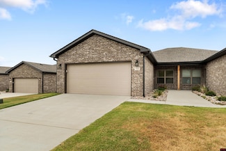 322 Turnberry Ct, Mountain Home, AR 72653