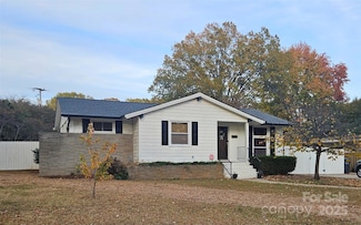 319 Scaleybark Rd, Charlotte, NC 28209