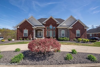 7910 Wooded Ridge Dr, Louisville, KY 40214