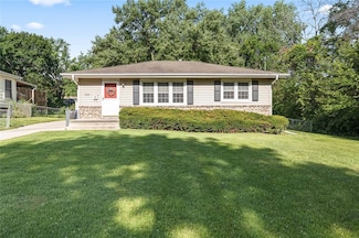 3520 E 32nd St, Des Moines, IA 50317