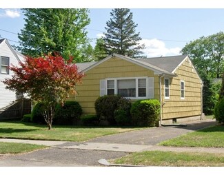 212 Prentice St, Springfield, MA 01104
