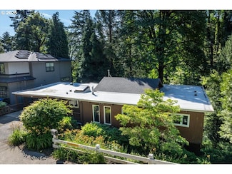 6611 SW Parkhill Dr, Portland, OR 97239