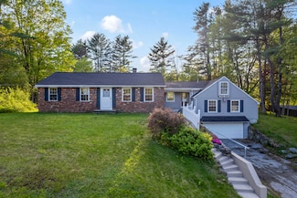 20 Sunderland Dr, Auburn, ME 04210
