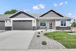 1109 N Country Club Dr Unit 16, Deer Park, WA 99006