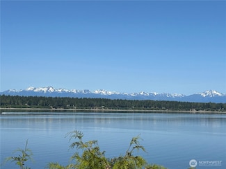 1616 W Herron Place NW, Lakebay, WA 98349