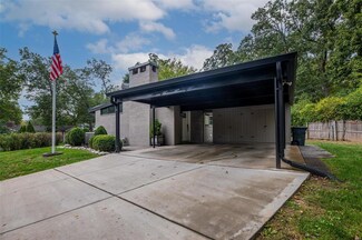 2333 Divot Dr, Saint Louis, MO 63131