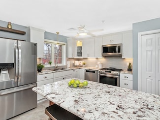 7 Conant Rd Unit 13, Winchester, MA 01890