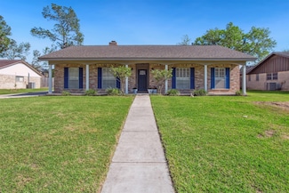 1819 Laurel Oaks Dr, Richmond, TX 77469