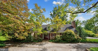 955 Parkes Run Ln, Villanova, PA 19085