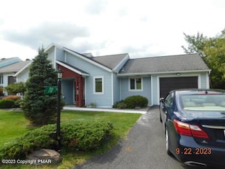 710 Yorkshire Ln, Saylorsburg, PA 18353