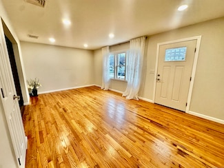 26 Riverdale Rd, Milford, CT 06460