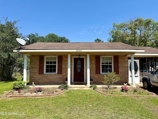 2006 Eden St, Pascagoula, MS 39581