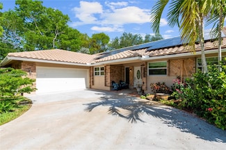 15941 Cobblestone Ct, Davie, FL 33331