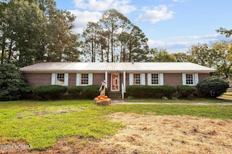 109 7th St, Creswell, NC 27928