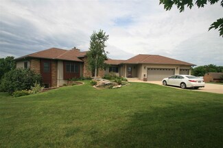 576 Ryan Ridge Ln, Waukon, IA 52172