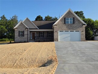 159 Wynnfall Dr, Lexington, NC 27295