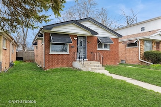 14913 Leavitt Ave, Harvey, IL 60426