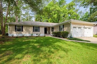 2220 S Sherwood Dr, Valdosta, GA 31602