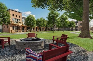 925 Willingham Dr Unit 13, Hapeville, GA 30354