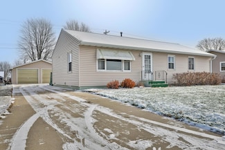 1404 N Mantorville Ave, Kasson, MN 55944