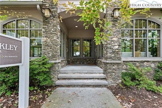 257 Sunset Dr, Blowing Rock, NC 28605