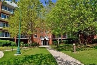 6755 N Milwaukee Ave Unit 304, Niles, IL 60714
