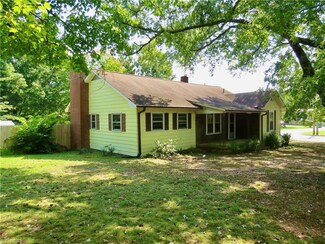 1015 Uhles St, Reidsville, NC 27320