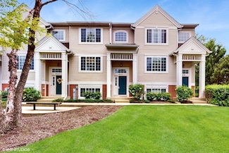 422 Cary Woods Cir, Cary, IL 60013