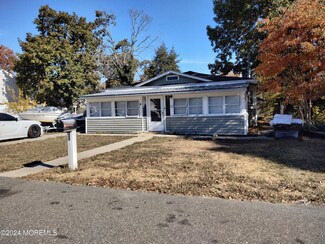 429 Forepeak Ave, Beachwood, NJ 08722