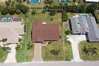 2204 Regal Way, Naples, FL 34110