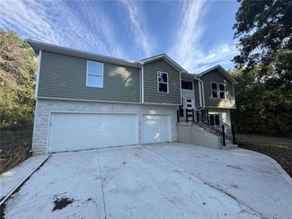 435 NW Division Rd, Centerview, MO 64019