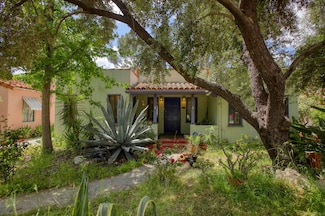 11152 Kling St, North Hollywood, CA 91602