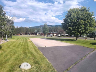 13 Bogie Ln, Blanchard, ID 83804