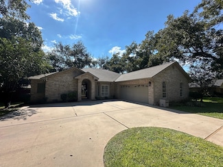 307 Stewart St, Meadowlakes, TX 78654