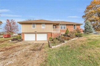 8002 E 235th St, Peculiar, MO 64078