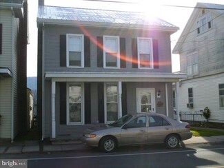 1005 W Main St, Valley View, PA 17983
