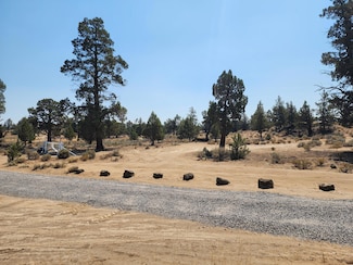 25415 Alpine Ln, Bend, OR 97702
