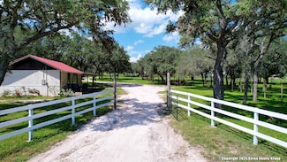 6203 Fm 673, Beeville, TX 78102