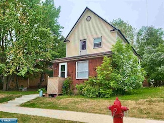 1014 N 6th Ave, Virginia, MN 55792