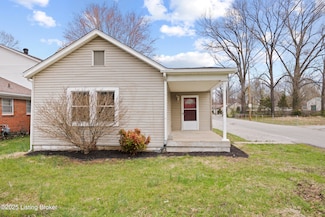 1901 Lower Hunters Trace, Louisville, KY 40216