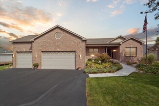 6032 Schaumburg Ln, Roscoe, IL 61073