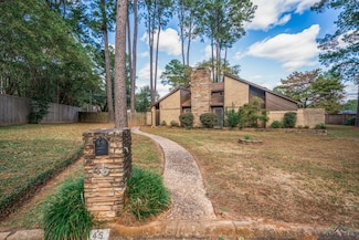 45 Stonegate Dr, Longview, TX 75601